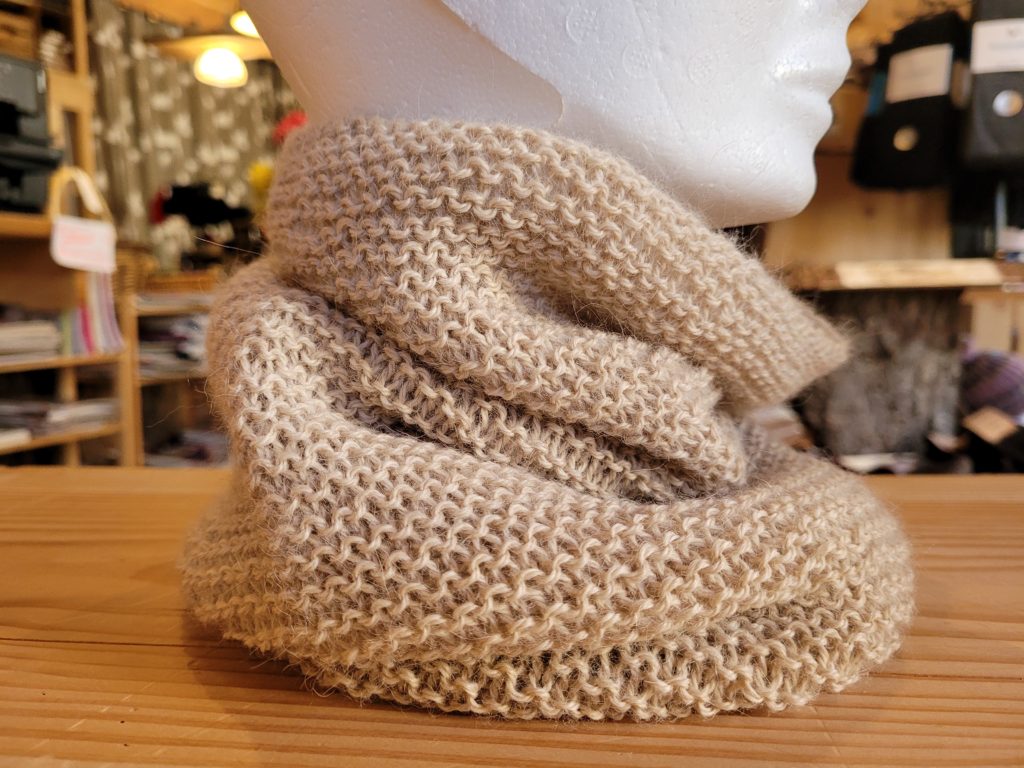 tricot modèle snood alpaga laine