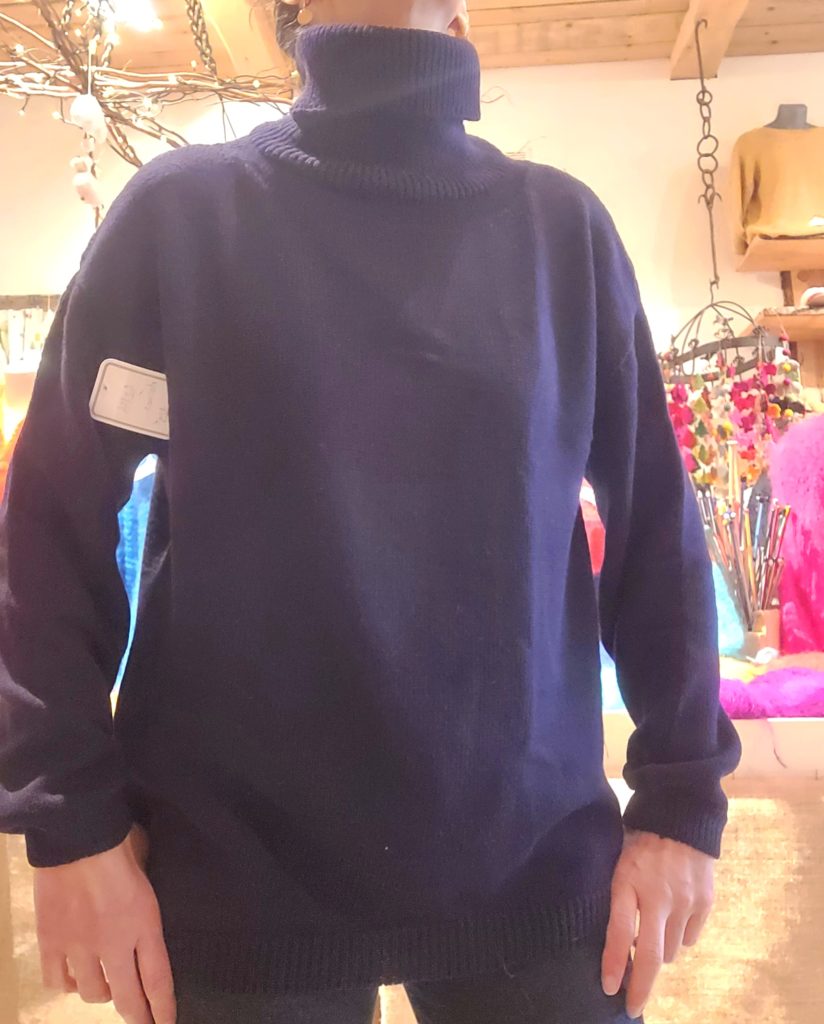 pull laine merinos col roule marine