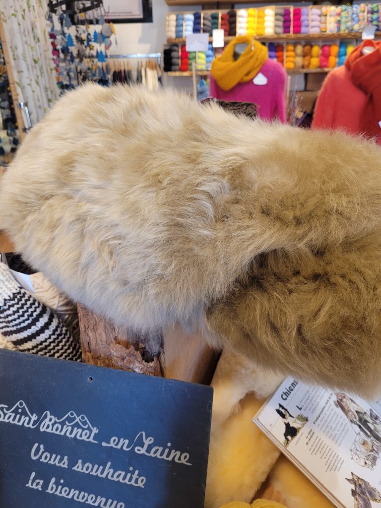 peau mouton merinos beige