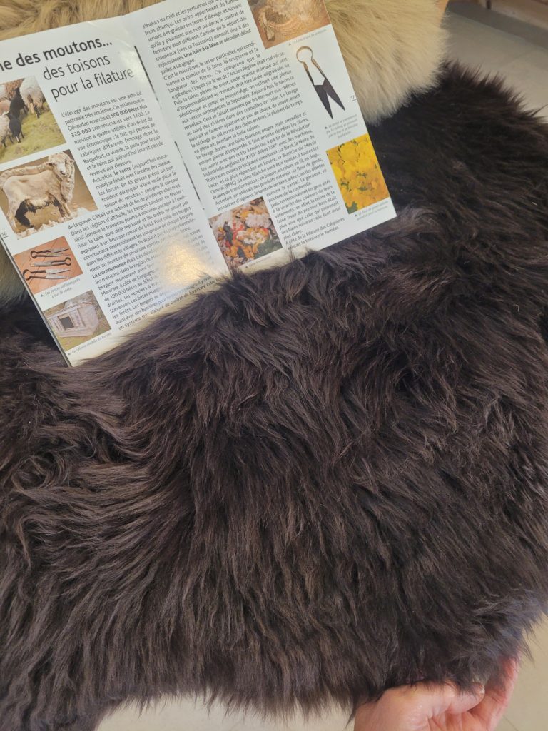 peau mouton merinos marron